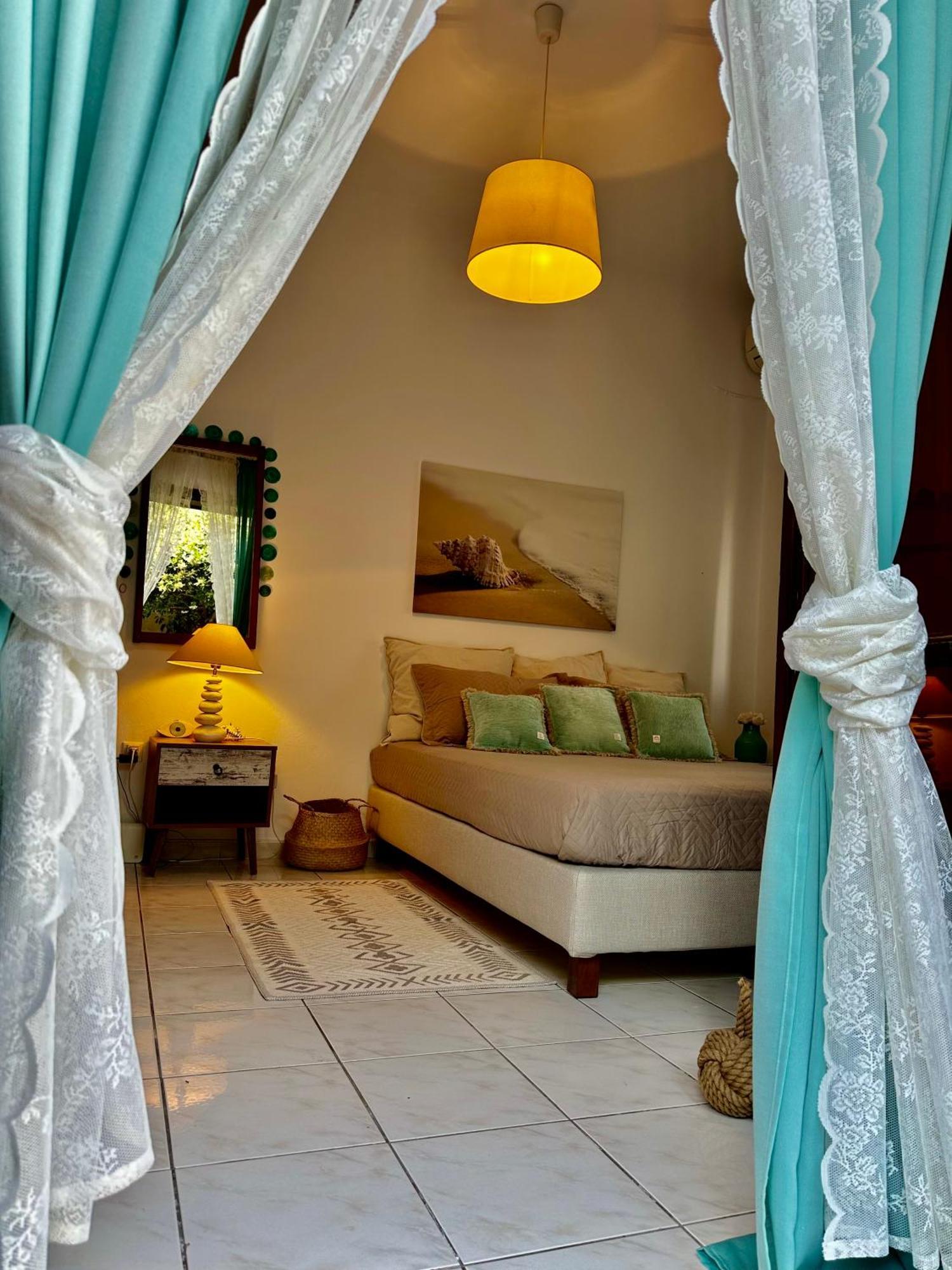 Eratous Seaside House Apartment Varnavas Ngoại thất bức ảnh