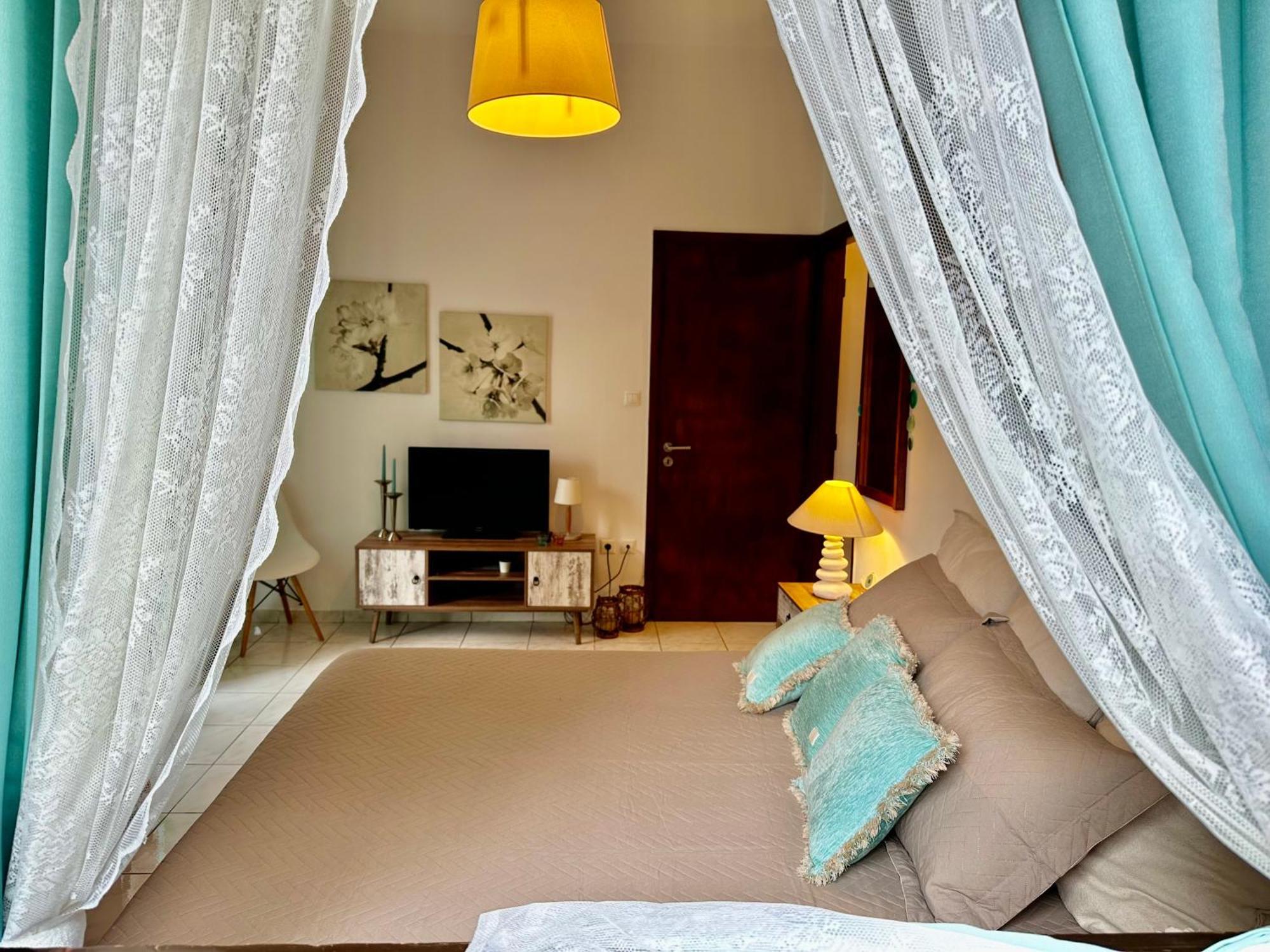 Eratous Seaside House Apartment Varnavas Ngoại thất bức ảnh
